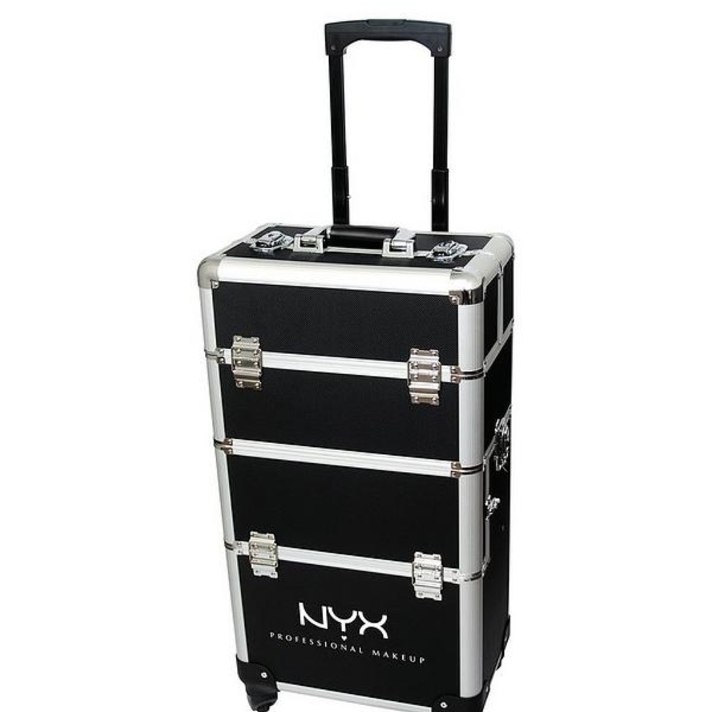 NYX LIKE NEW TRAIN FREELANCE ROLLER CASE
